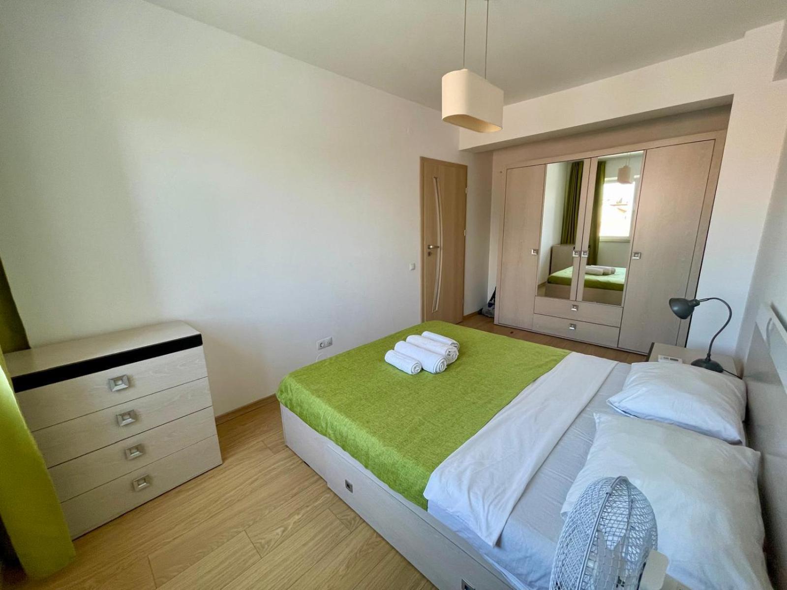 Yamaluxe Apartments - Between The Lakes - Close To Iulius Mall Cluj-Napoca Eksteriør billede
