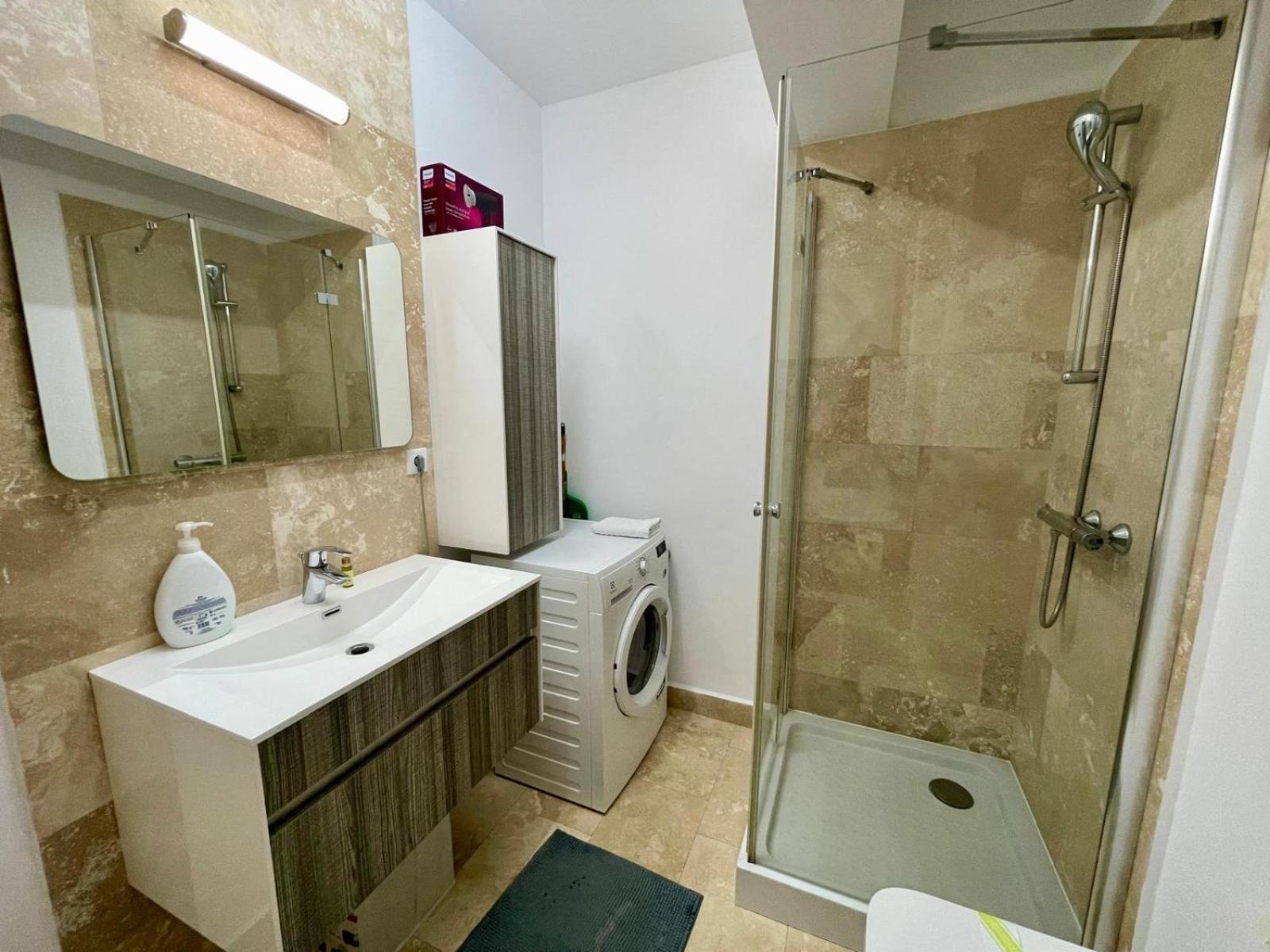 Yamaluxe Apartments - Between The Lakes - Close To Iulius Mall Cluj-Napoca Eksteriør billede